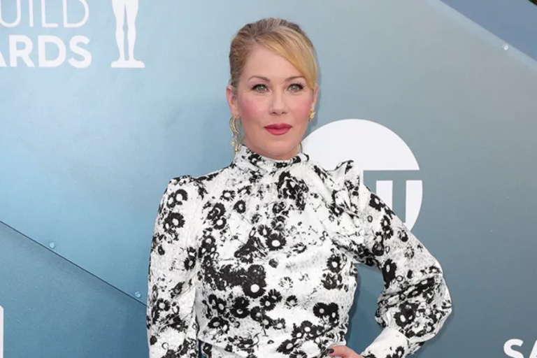 christina applegate net worth
